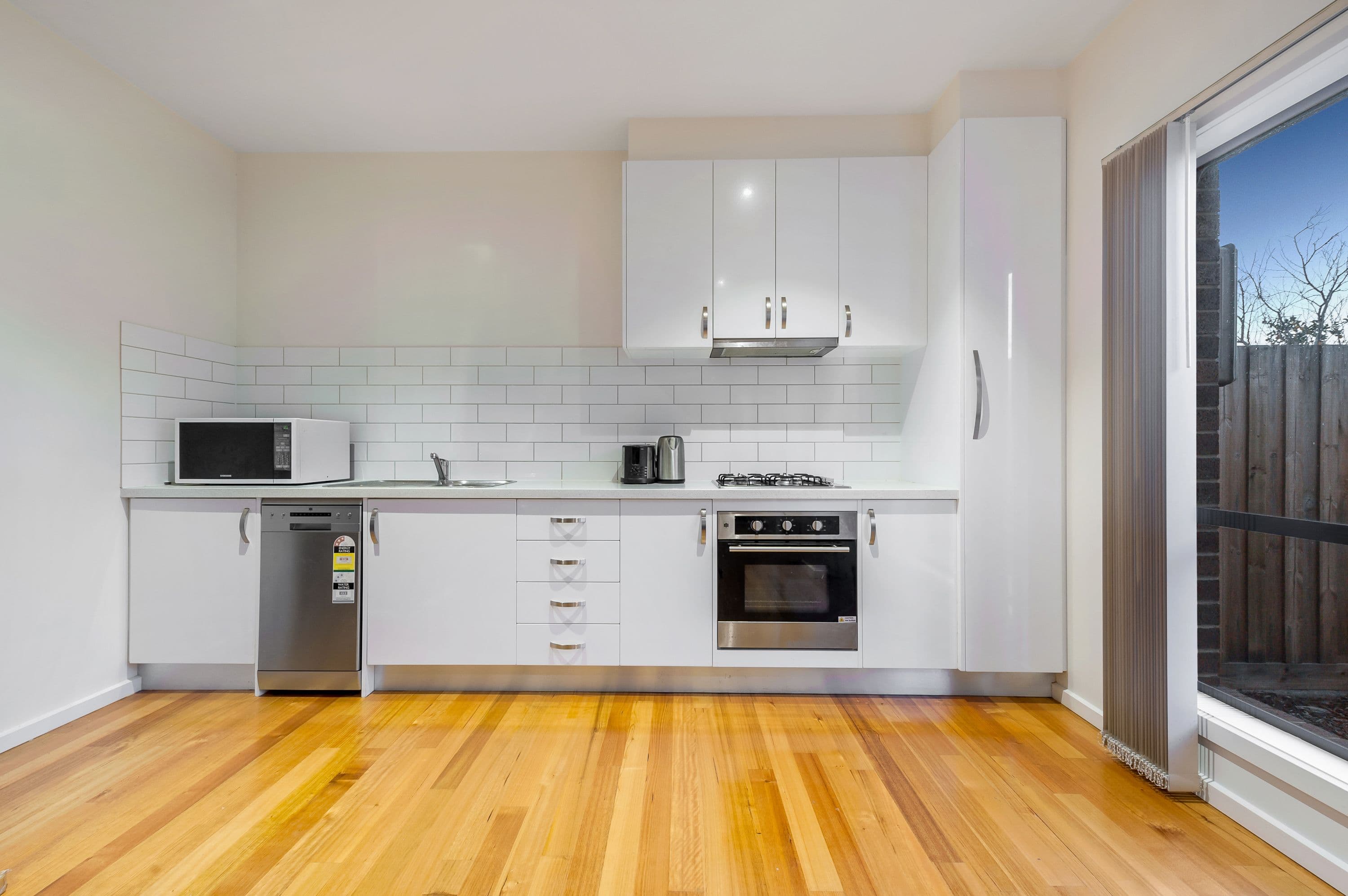 67 Dundee Street, Reservoir VIC 3073, Reservoir - Thumbnail 2