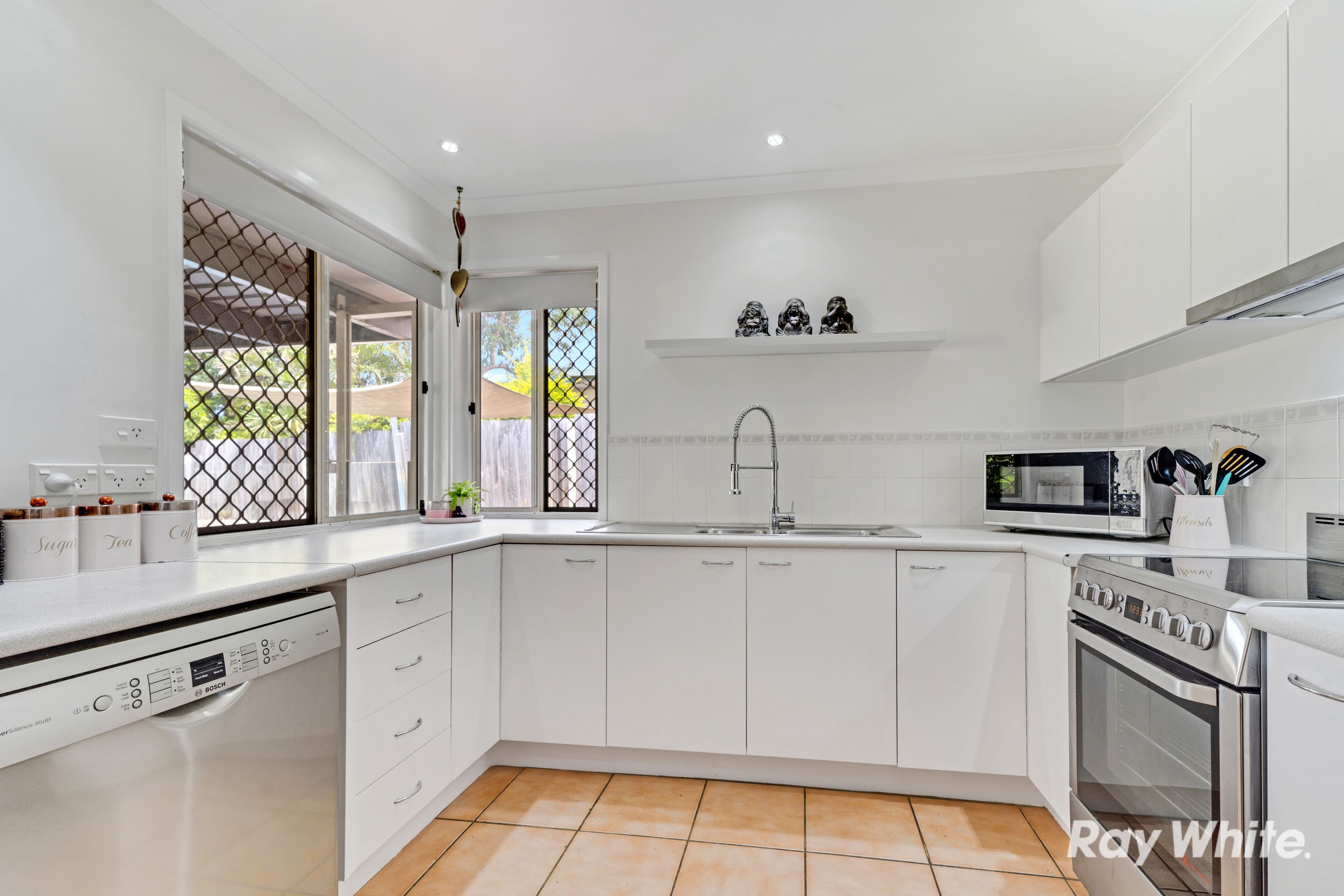 54 Bottlebrush Drive, Regents Park QLD 4118, Regents Park - Thumbnail 5