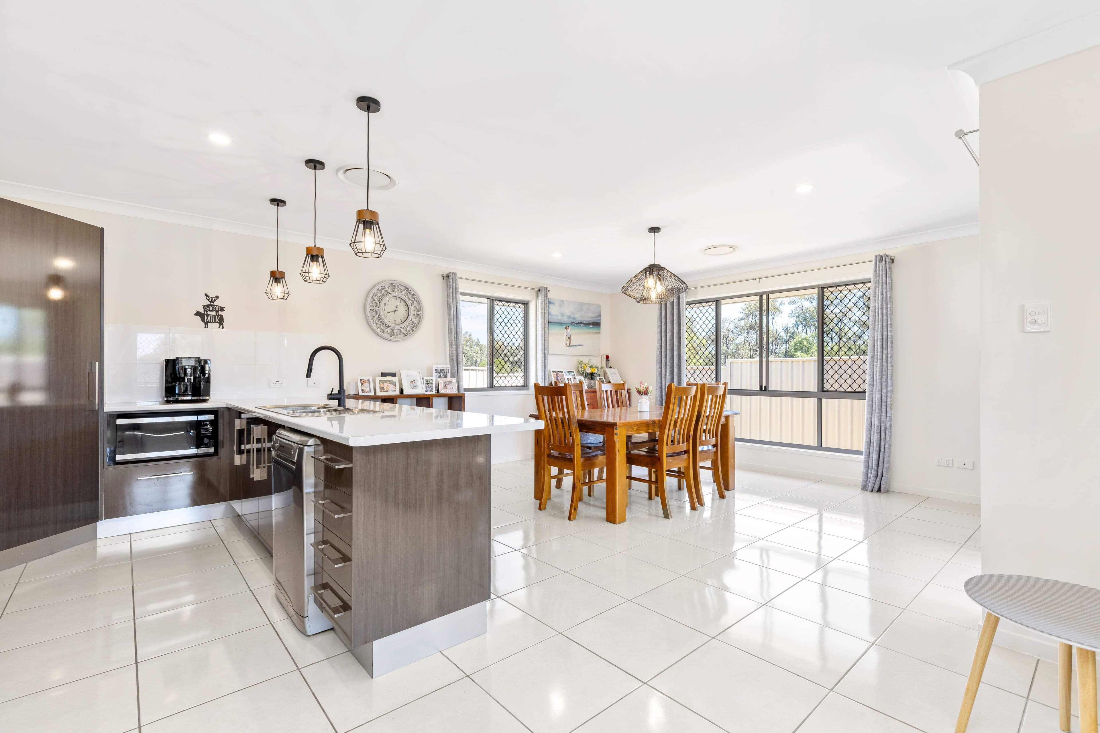 22 Kassidy Drive, Emerald QLD 4720, Emerald - Thumbnail 3