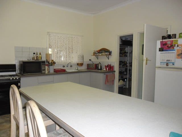 29 Carter Street, Three Springs WA 6519, Three Springs - Thumbnail 2