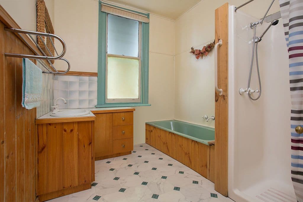 19 Mckinnon Street, Camperdown VIC 3260, Camperdown - Thumbnail 6