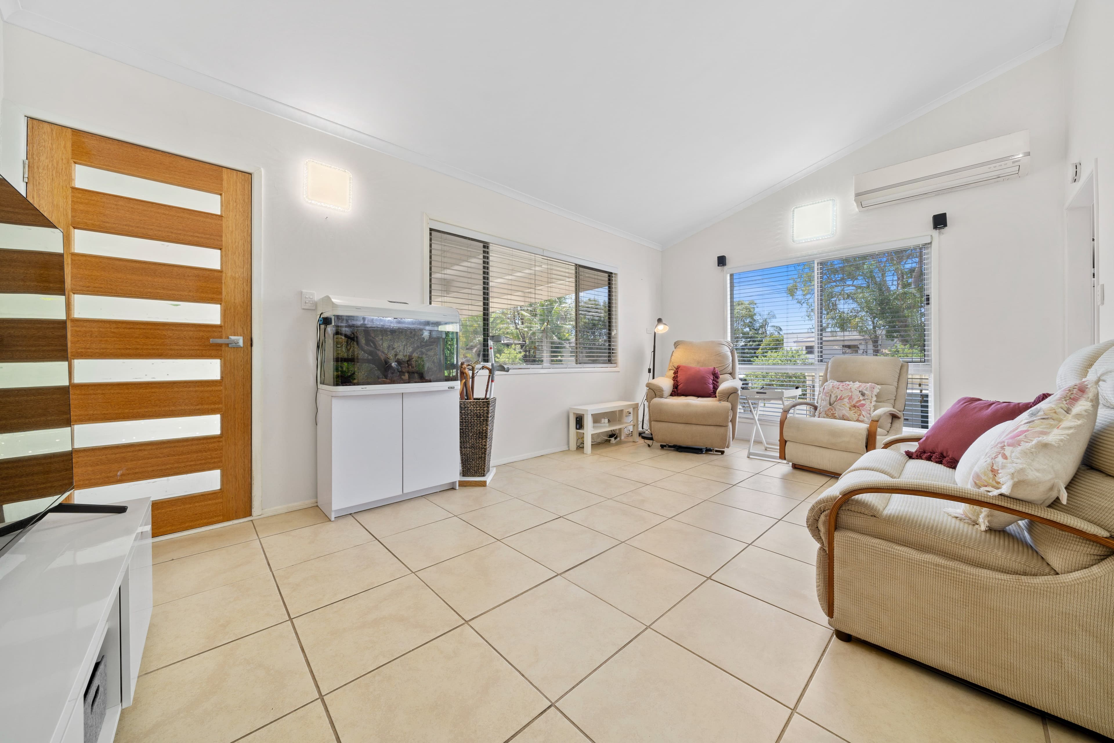 17 Walcha Court, Beenleigh QLD 4207, Beenleigh - Thumbnail 2