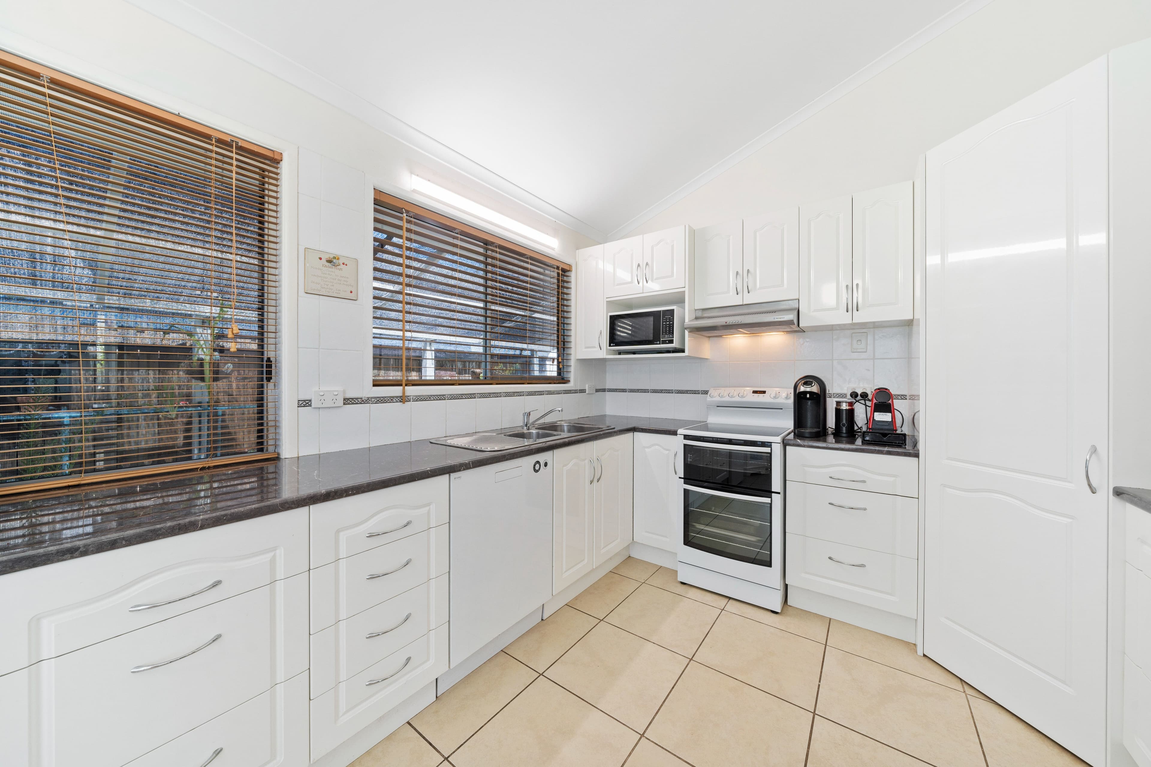 17 Walcha Court, Beenleigh QLD 4207, Beenleigh - Thumbnail 4