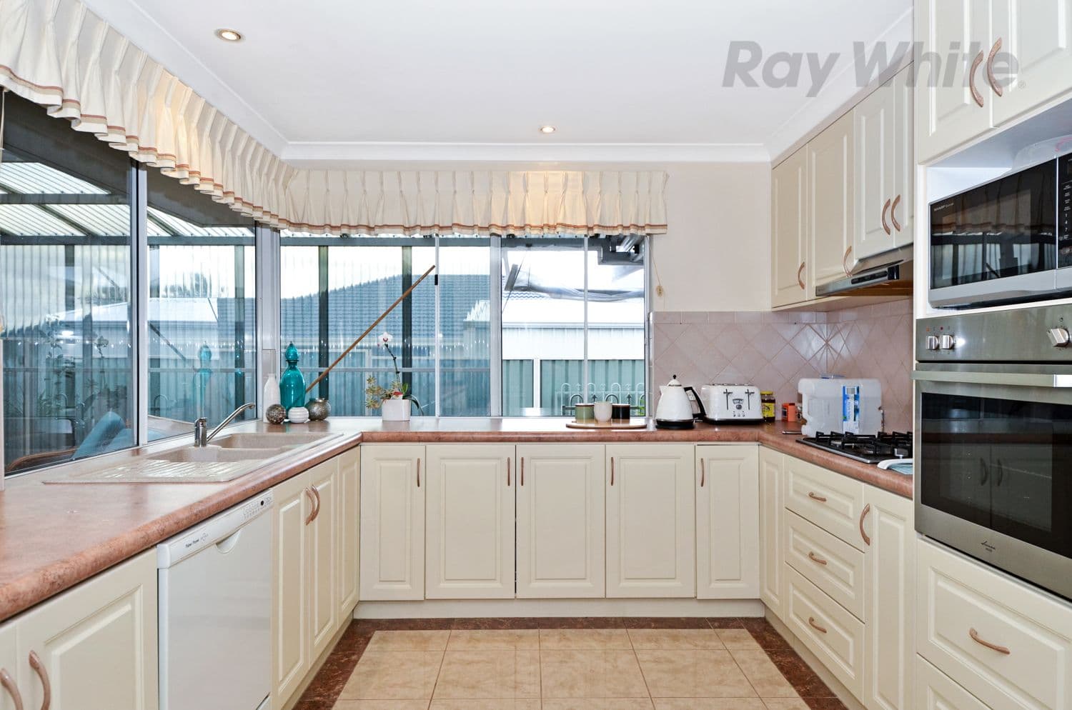 4 Highclere Court, Bayonet Head WA 6330, Bayonet Head - Thumbnail 3