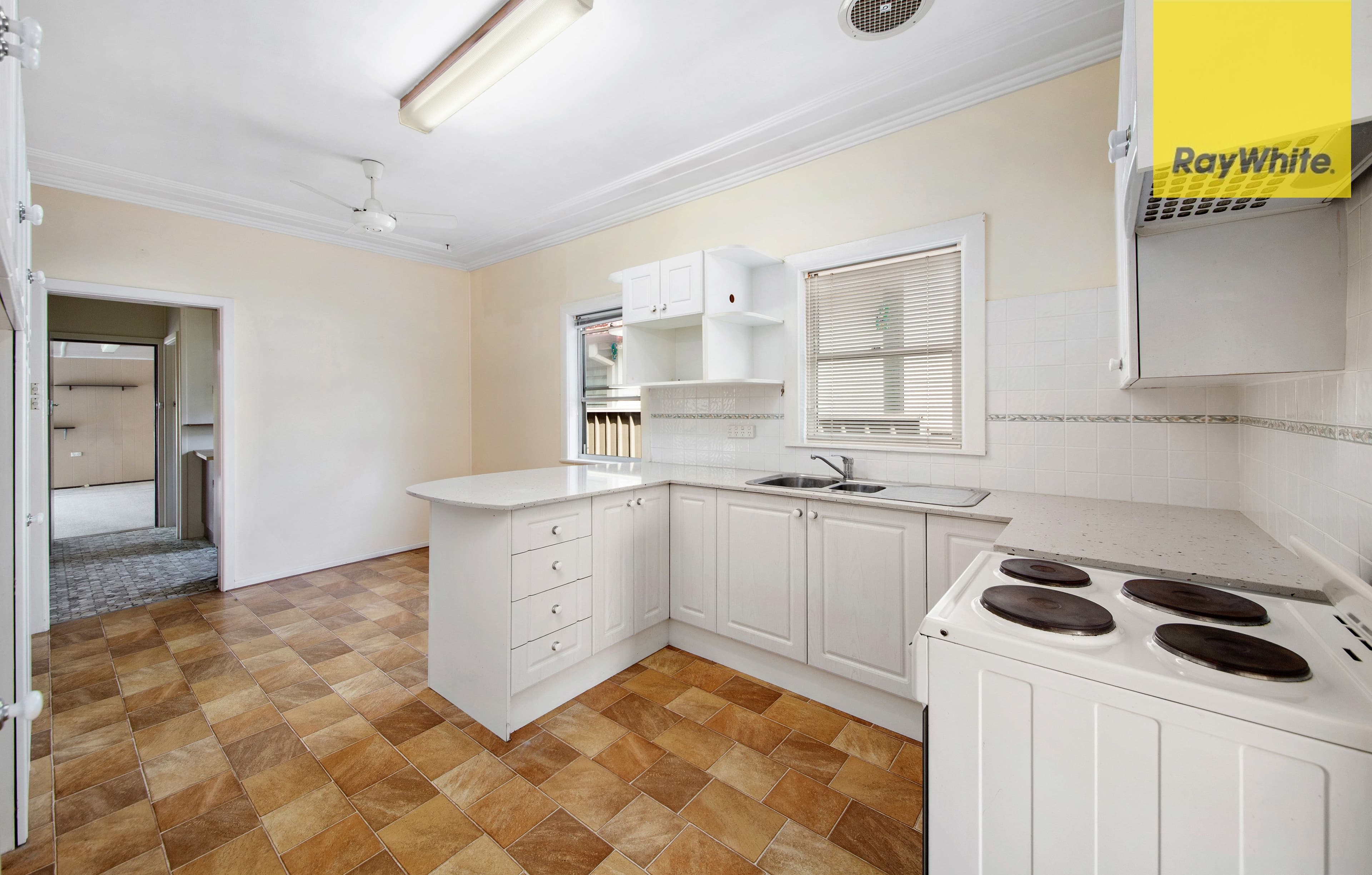 8 Meldrum Avenue, Miranda - Thumbnail 5
