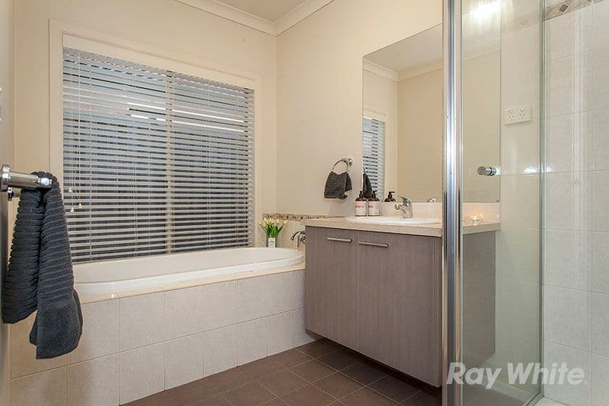 20 Sanctuary Crescent, Rowville VIC 3178, Rowville - Thumbnail 4