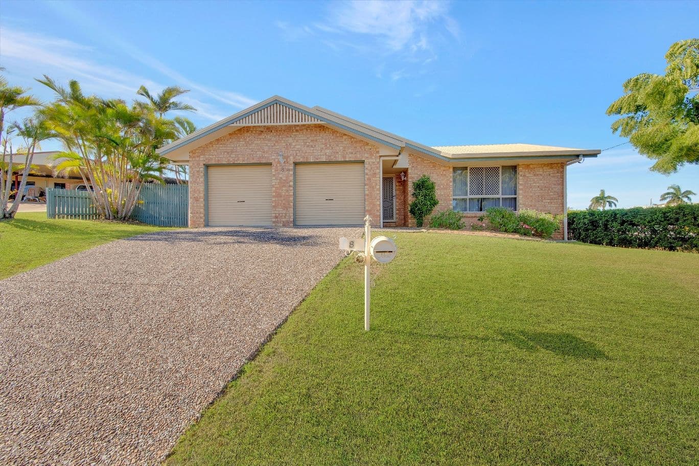 8 Pleasant Avenue, Tannum Sands QLD 4680, Tannum Sands - Image 1