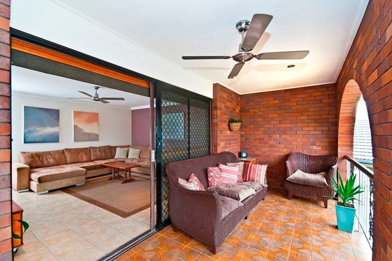 25 Lorikeet Lane, BURLEIGH WATERS QLD 4220, Burleigh Waters - Thumbnail 4