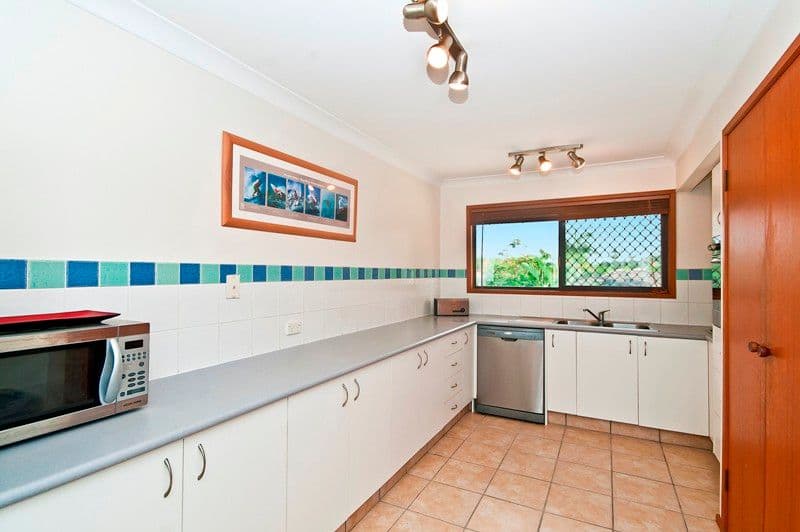 25 Lorikeet Lane, BURLEIGH WATERS QLD 4220, Burleigh Waters - Thumbnail 6