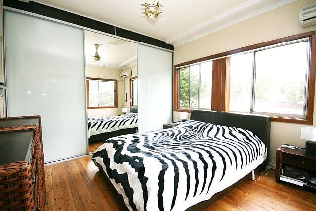 30 Ashcroft Avenue, GEORGES HALL NSW 2198, Georges Hall - Thumbnail 5