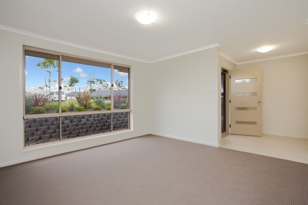 8 Roslin Place, CAMERON PARK NSW 2285, Cameron Park - Thumbnail 2