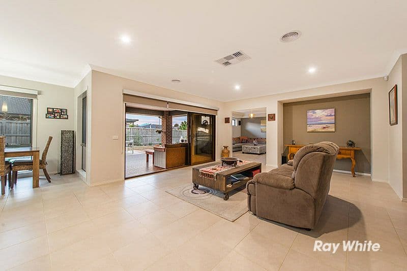 1 Trenayr Close, Junction Hill - Thumbnail 4