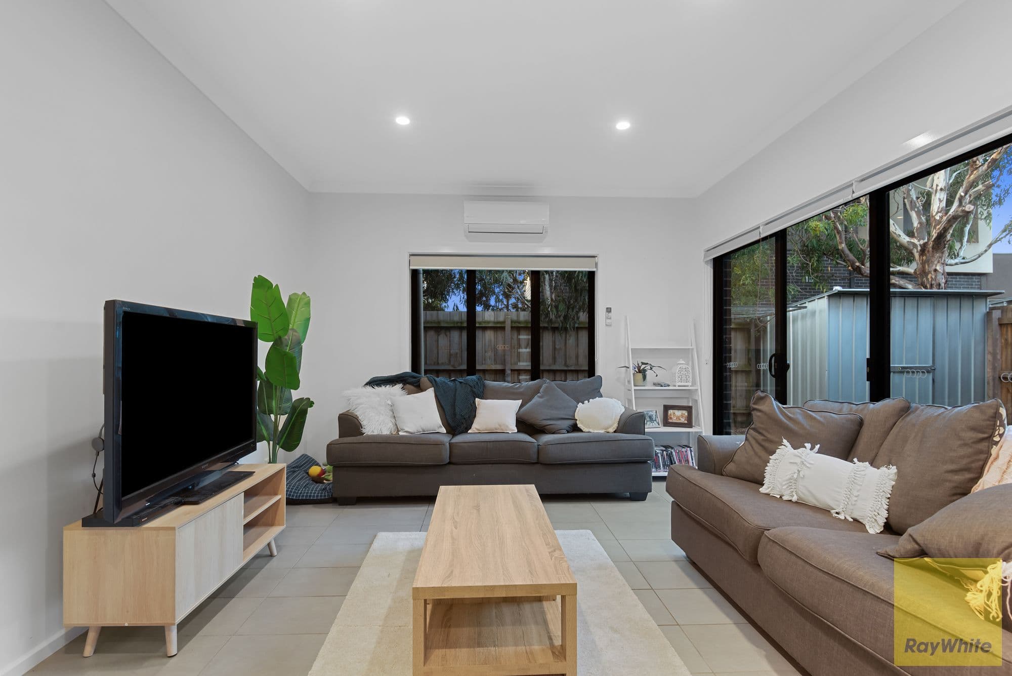 41 Latham Street, Werribee VIC 3030, Werribee - Thumbnail 2