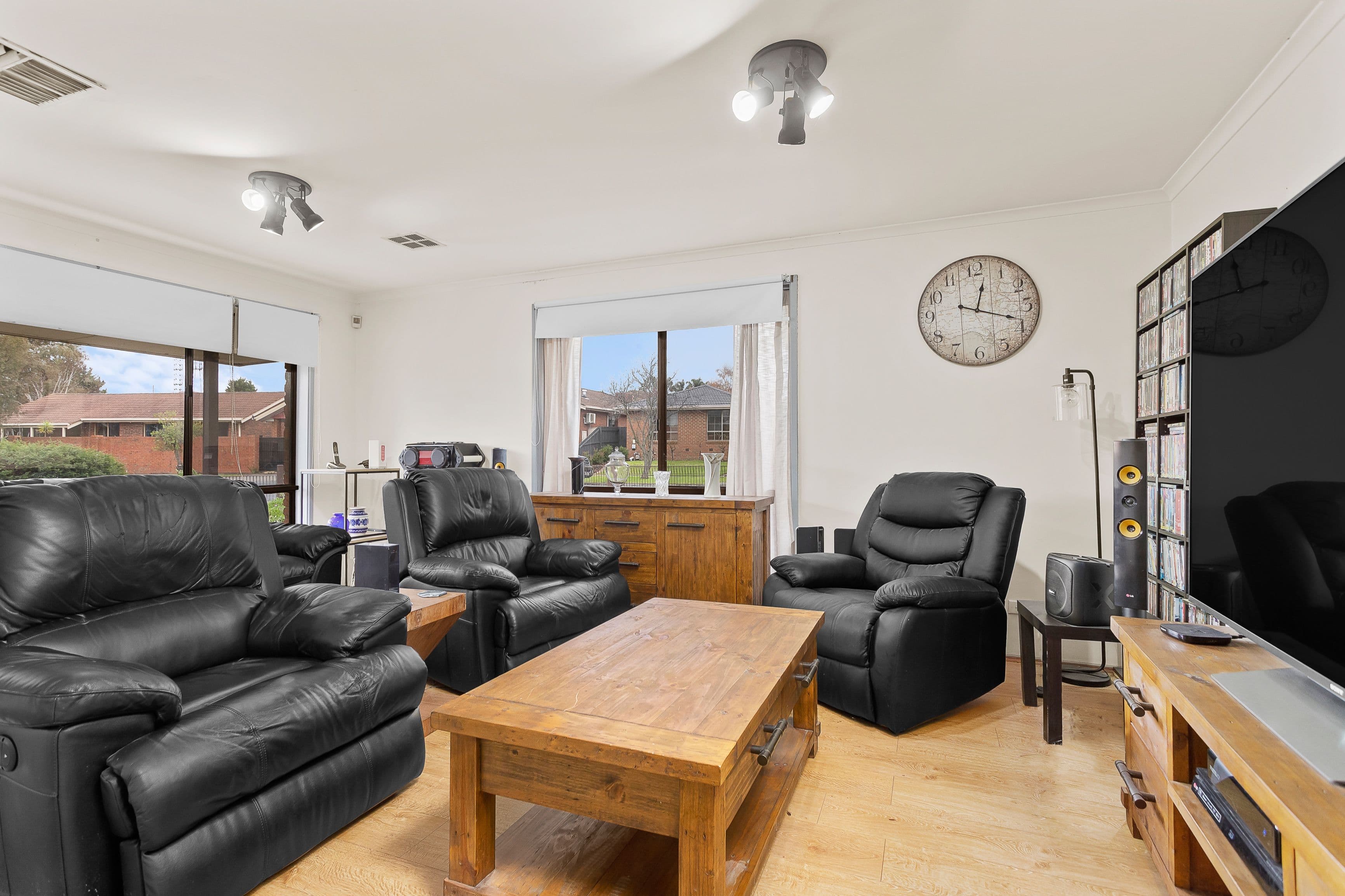 34 Mcclelland Drive, Mill Park VIC 3082, Mill Park - Thumbnail 2