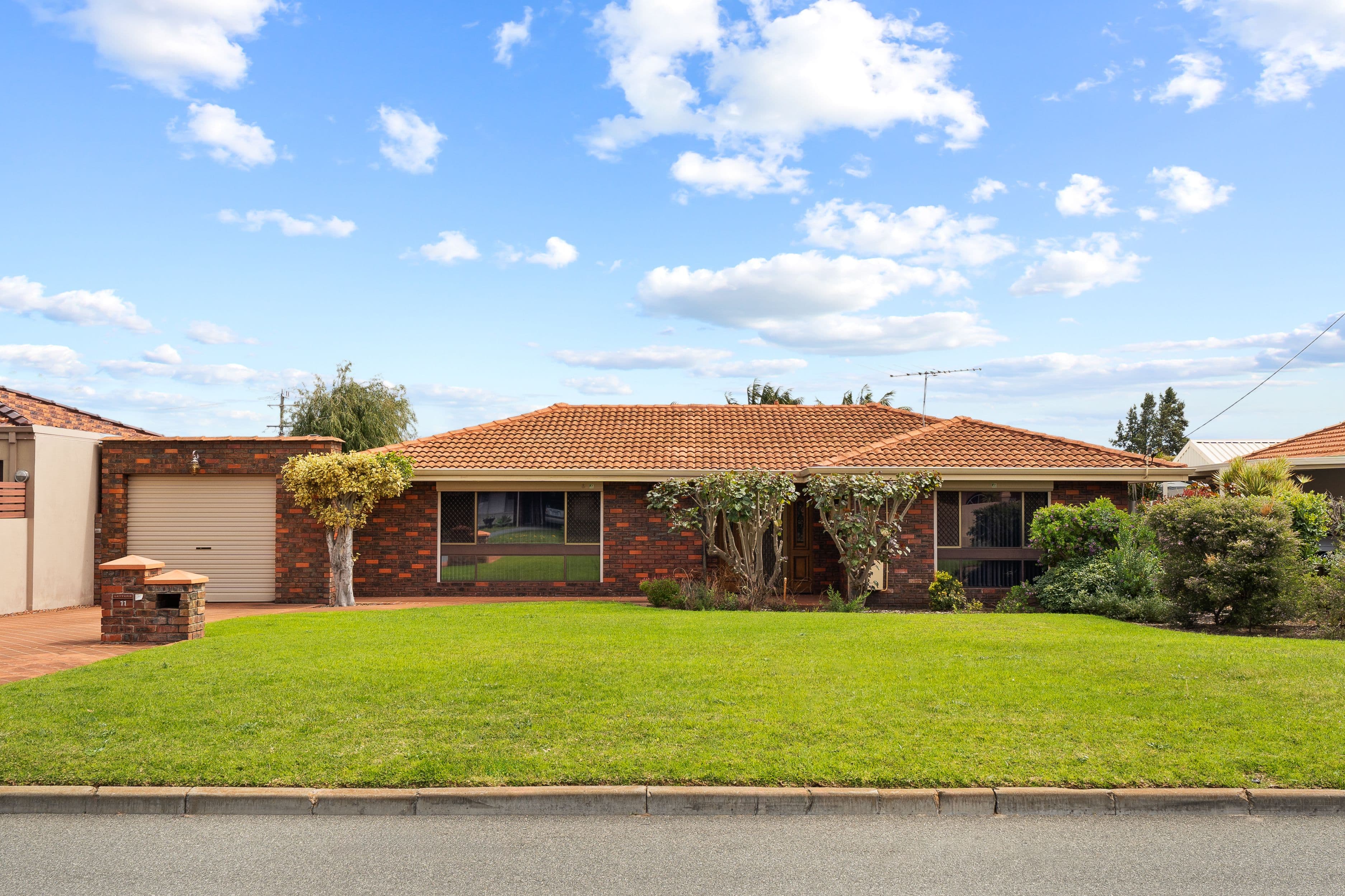 11 Dolphin Road, Safety Bay WA 6169, Safety Bay - Thumbnail 3