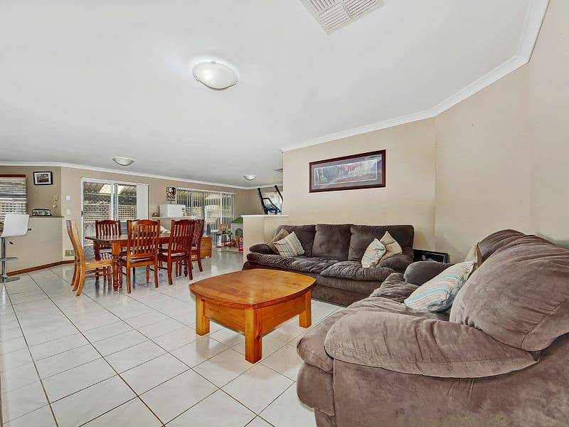 11 Malibu Point, HALLS HEAD WA 6210, Halls Head - Thumbnail 4
