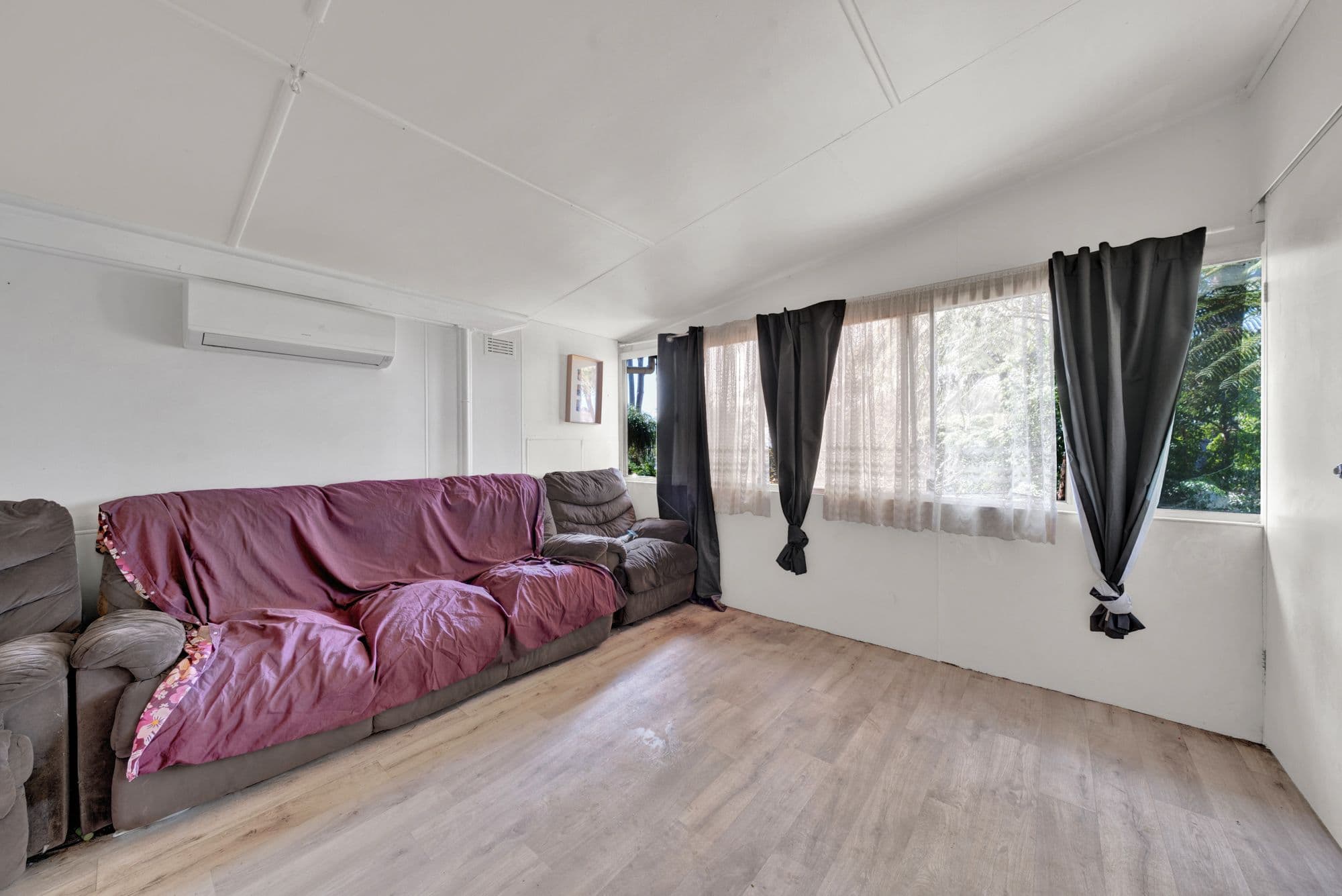 5 Grevillea Crescent, Berkeley Vale NSW 2261, Berkeley Vale - Thumbnail 3