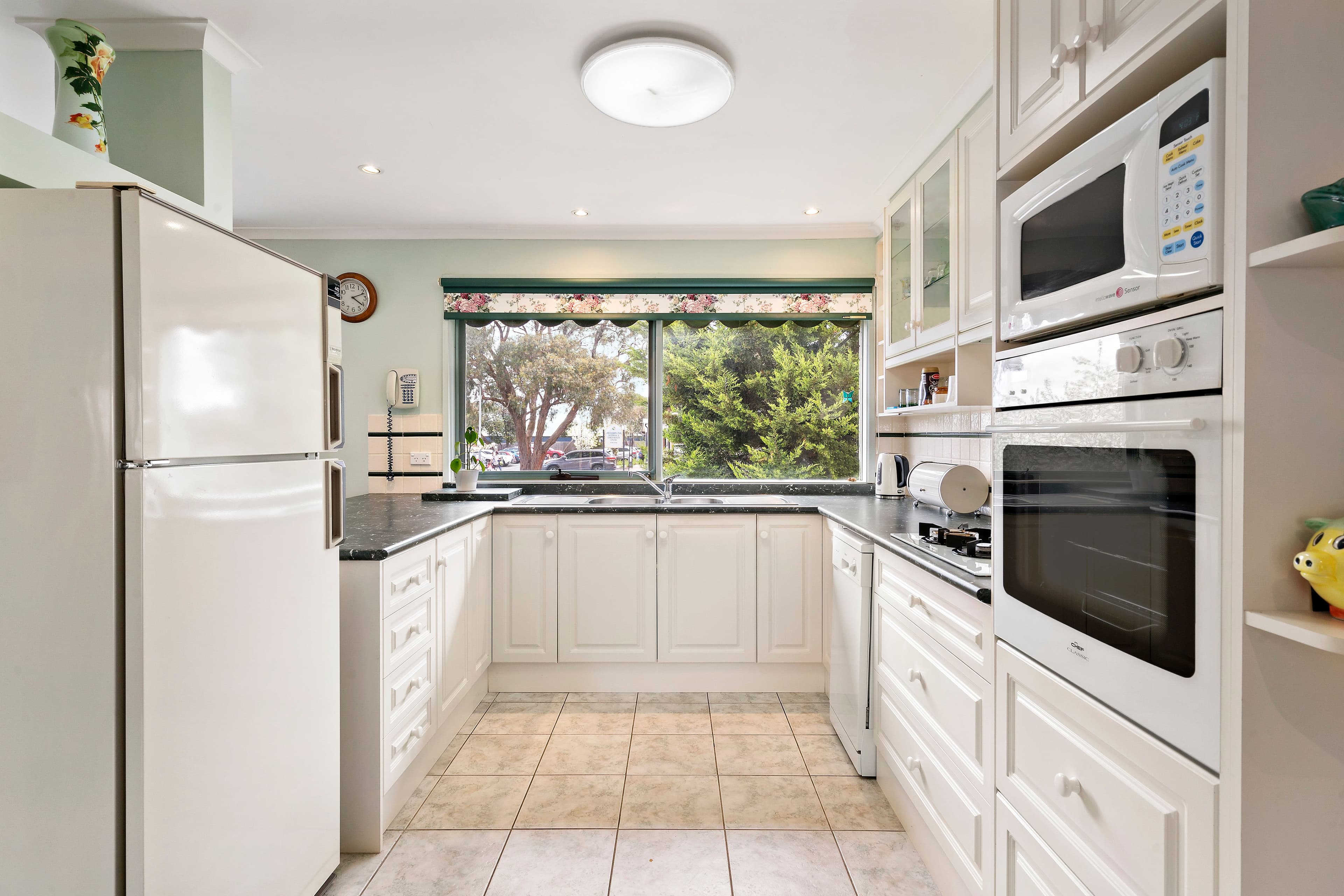 2 Birch Court, Langwarrin VIC 3910, Langwarrin - Thumbnail 2