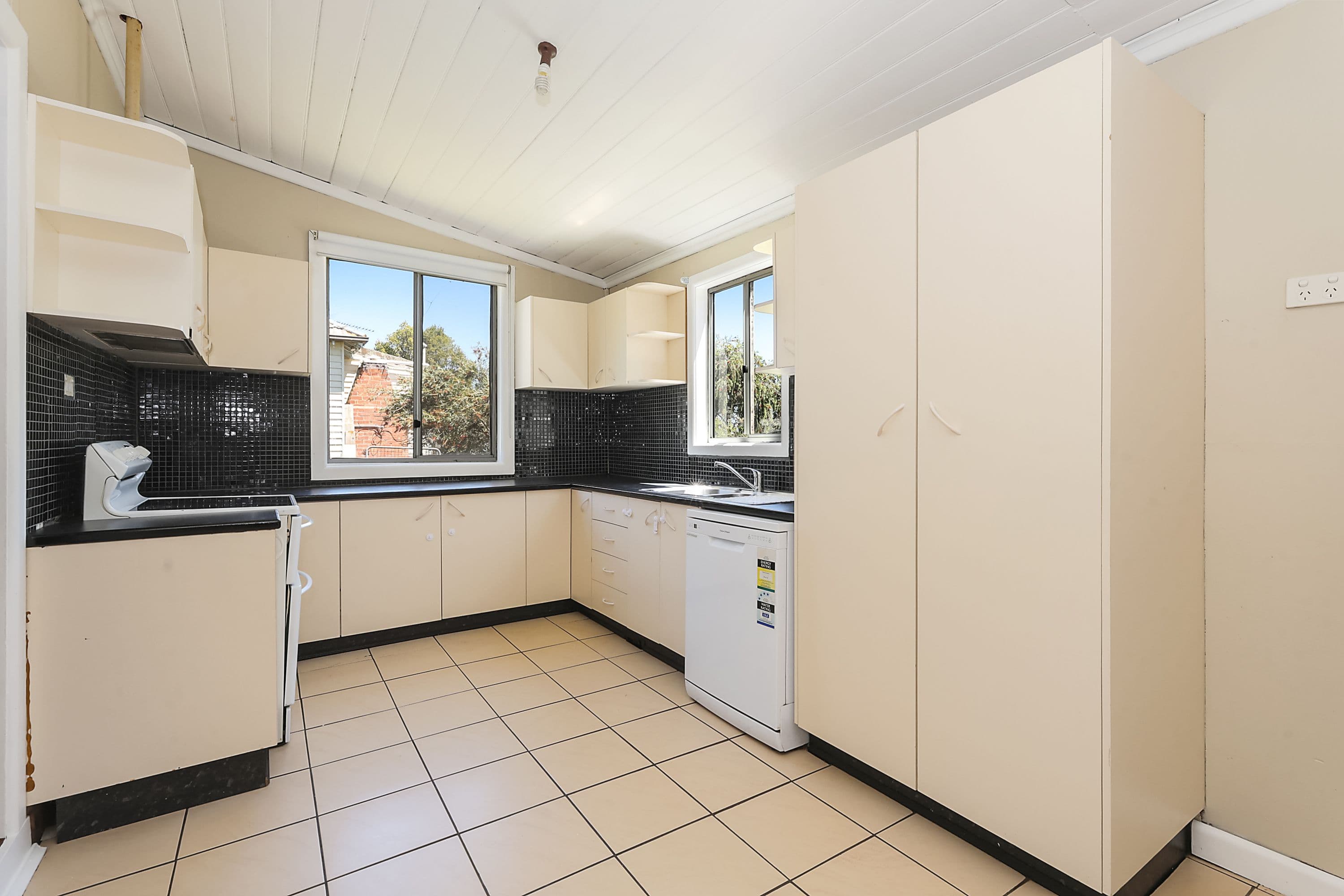 26 Little Street, Camperdown VIC 3260, Camperdown - Thumbnail 4