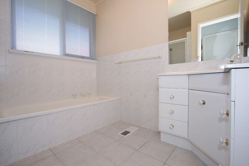 17 Melview Drive, RINGWOOD NORTH VIC 3134, Ringwood North - Thumbnail 5