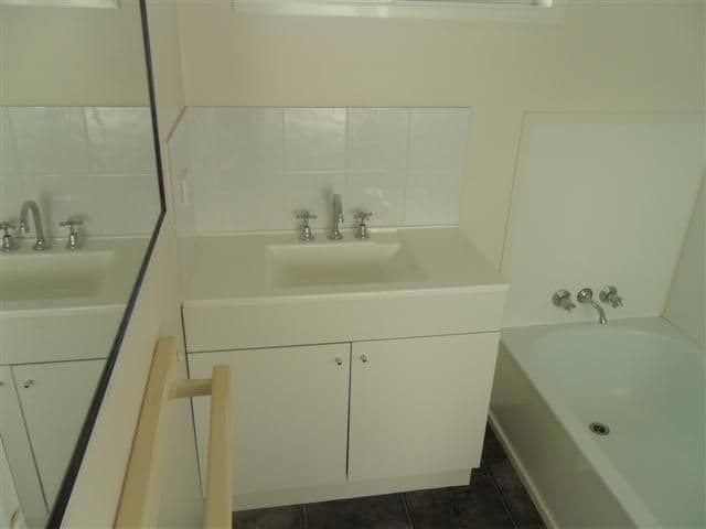 2 Wilga Court, NEWTOWN QLD 4350, Newtown - Thumbnail 4
