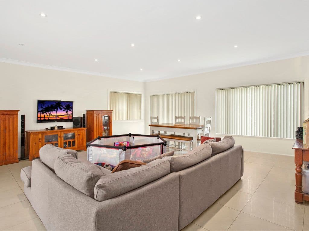 1 Lawrence Hargrave Drive, Helensburgh - Thumbnail 3