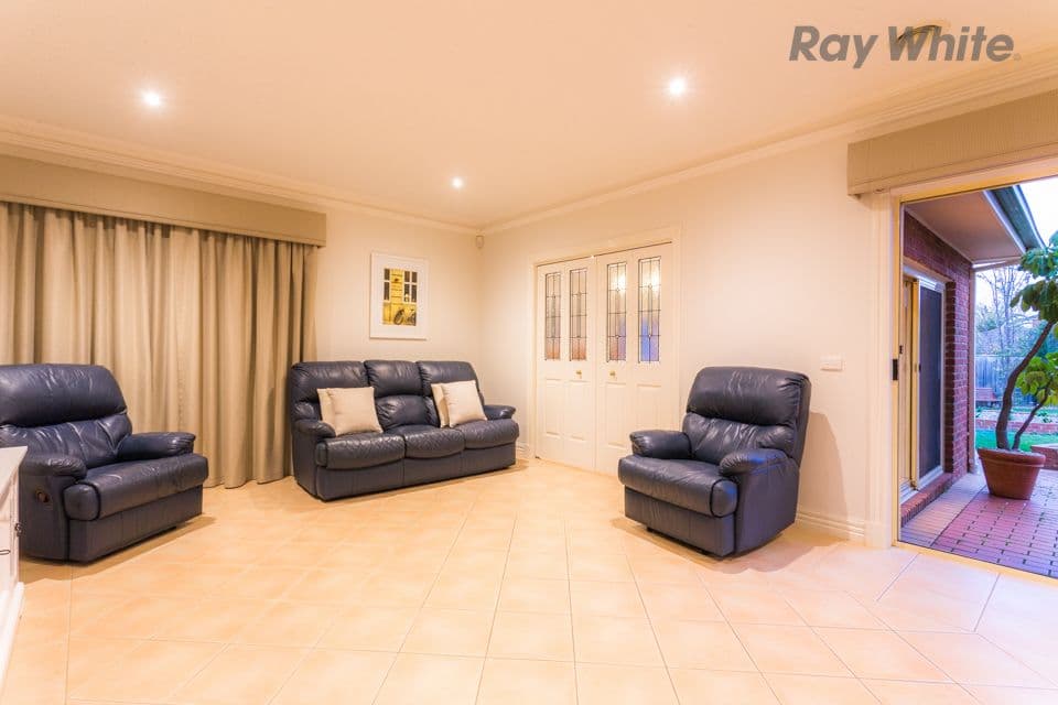 52 Castlewellan Boulevard, Hillside VIC 3037, Hillside - Thumbnail 3