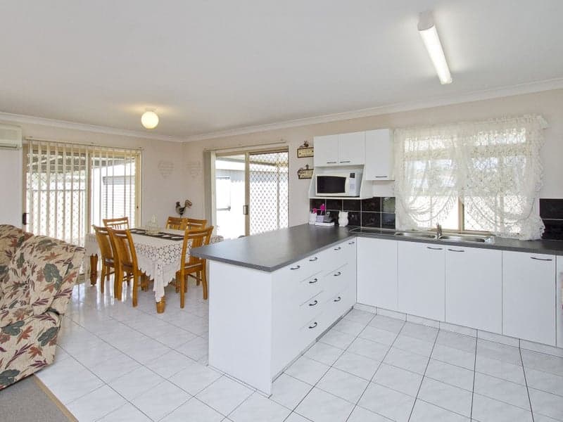 2 Salvatore Court, Morayfield - Thumbnail 3