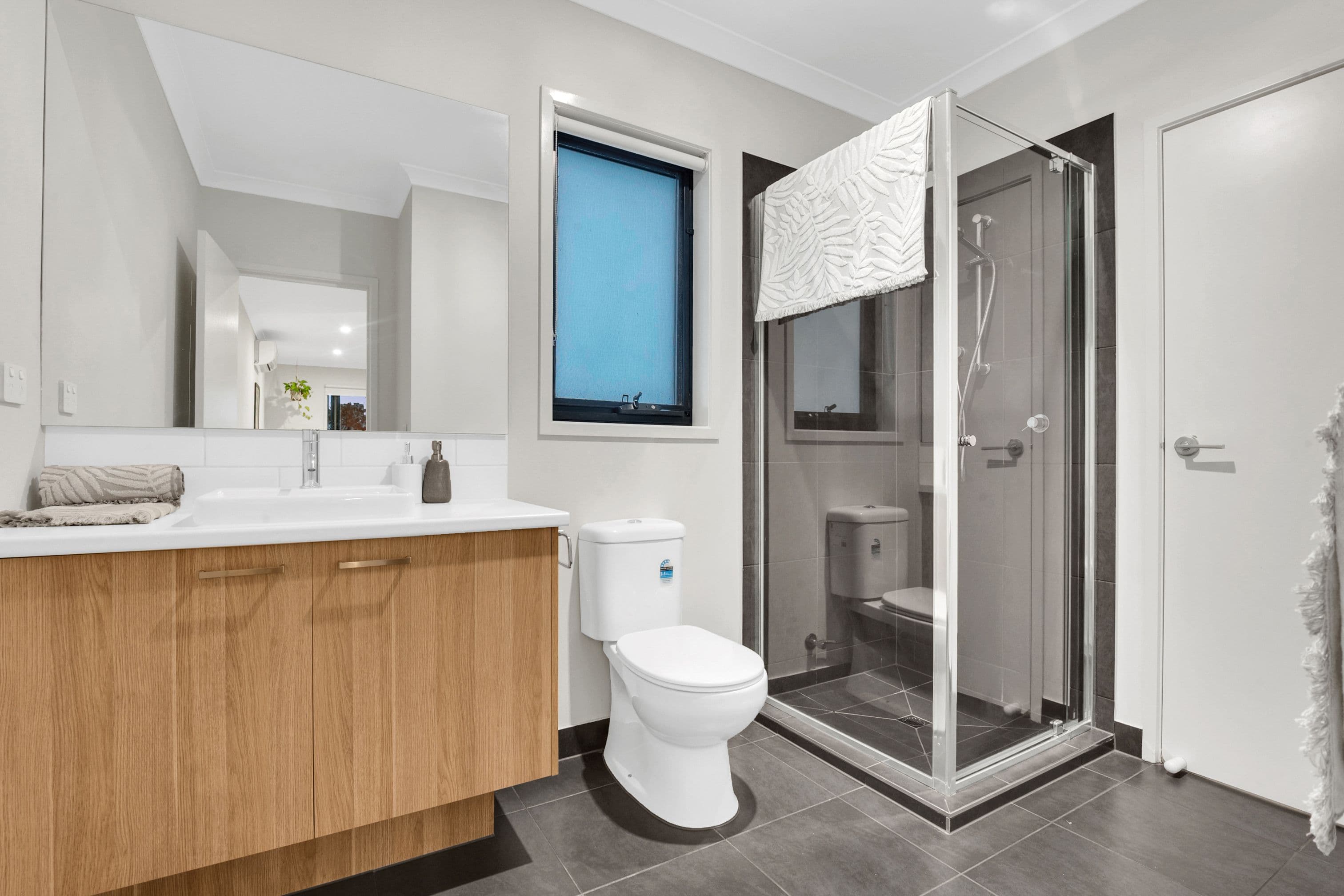 2 Erie Way, Craigieburn VIC 3064, Craigieburn - Thumbnail 3