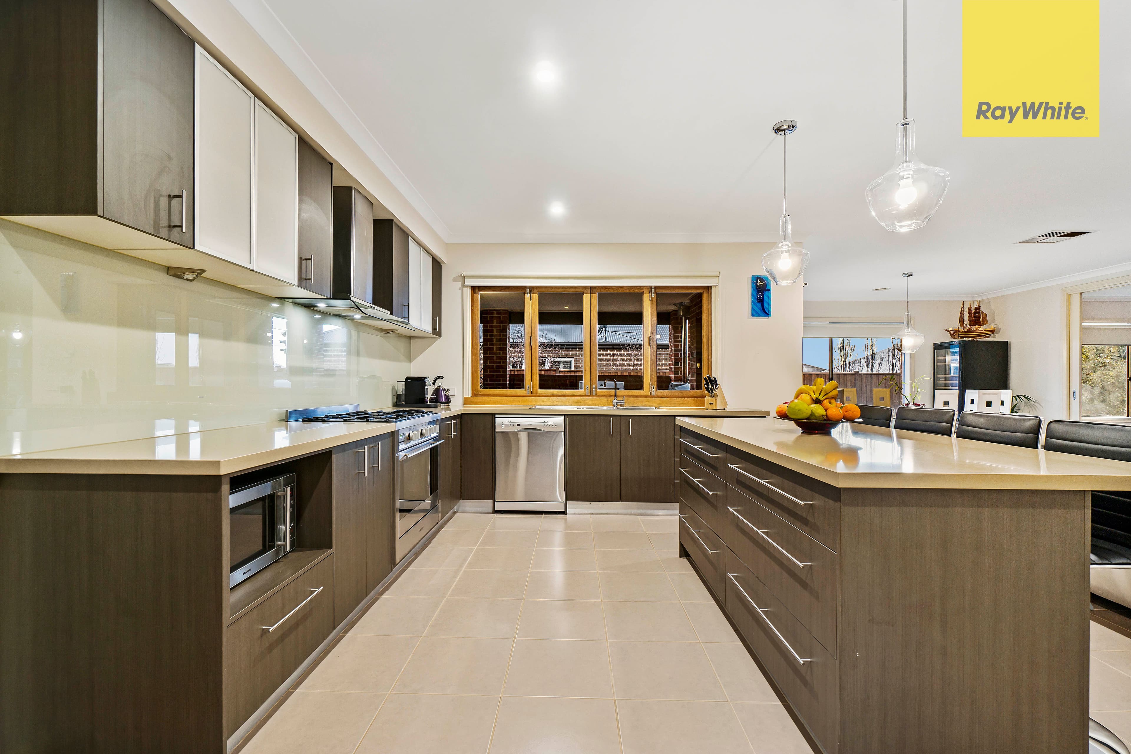 30 Double Bay Drive, Taylors Hill VIC 3037, Taylors Hill - Thumbnail 3