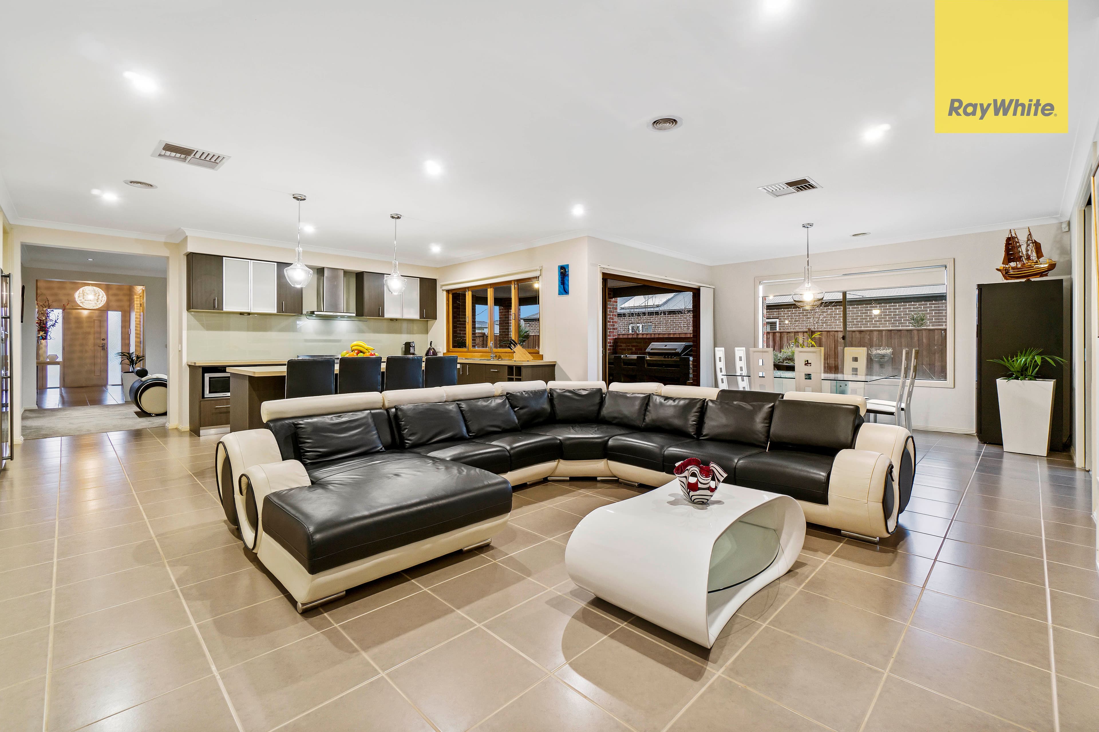 30 Double Bay Drive, Taylors Hill VIC 3037, Taylors Hill - Thumbnail 5