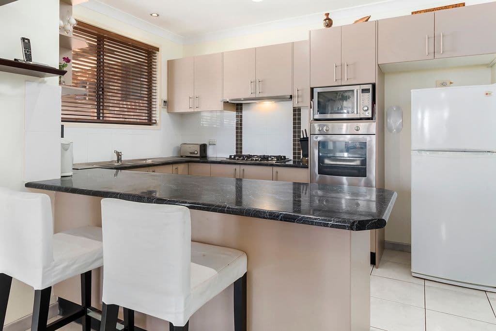 5 Carina Avenue, Hinchinbrook - Thumbnail 2