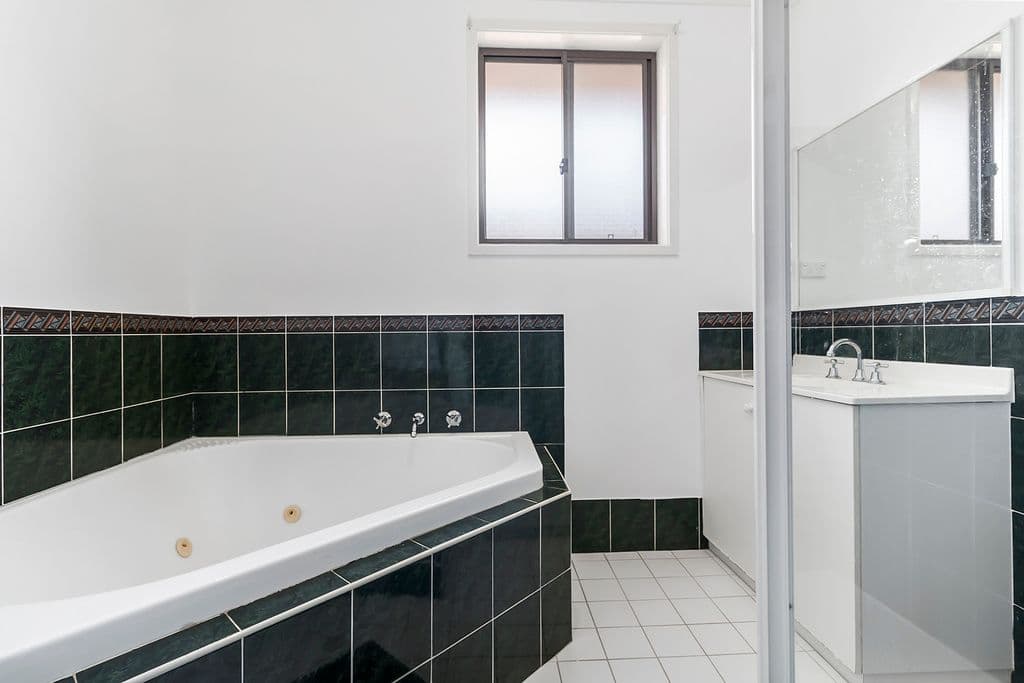 5 Carina Avenue, Hinchinbrook - Thumbnail 5