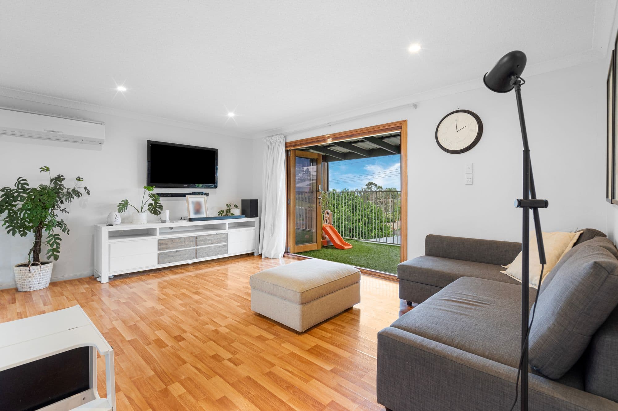 10 Burgallby Road, Springwood QLD 4127, Springwood - Thumbnail 2