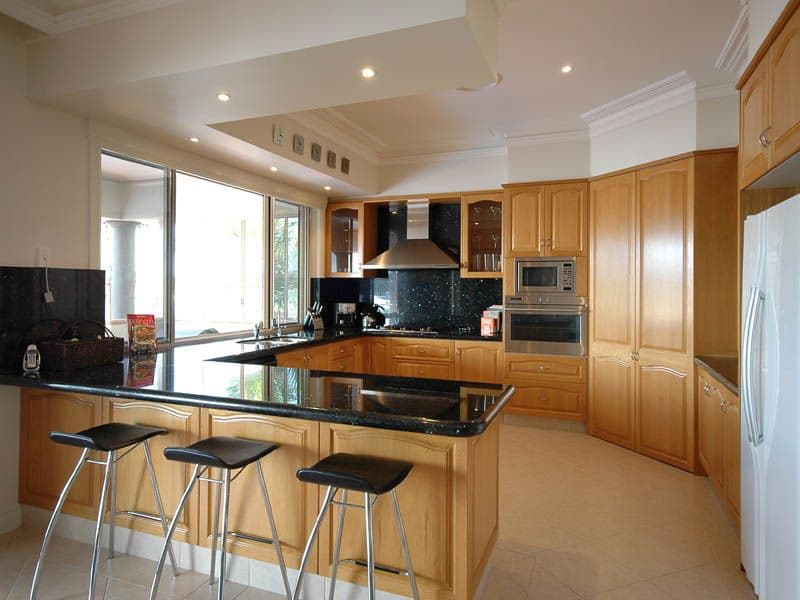 9 Namatjira Court, BROADBEACH WATERS QLD 4218, Broadbeach Waters - Thumbnail 4