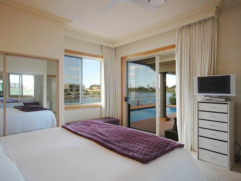 9 Namatjira Court, BROADBEACH WATERS QLD 4218, Broadbeach Waters - Thumbnail 6