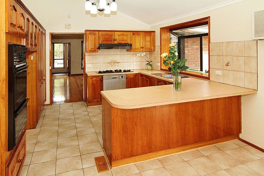 38 Blossom Park Drive, MILL PARK VIC 3082, Mill Park - Thumbnail 2