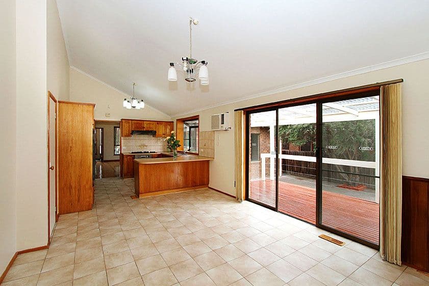 38 Blossom Park Drive, MILL PARK VIC 3082, Mill Park - Thumbnail 3