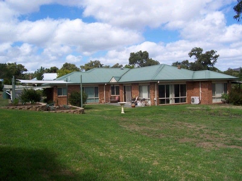 39 Keith Morgan Drive, TRARALGON SOUTH VIC 3844, Traralgon South - Thumbnail 2
