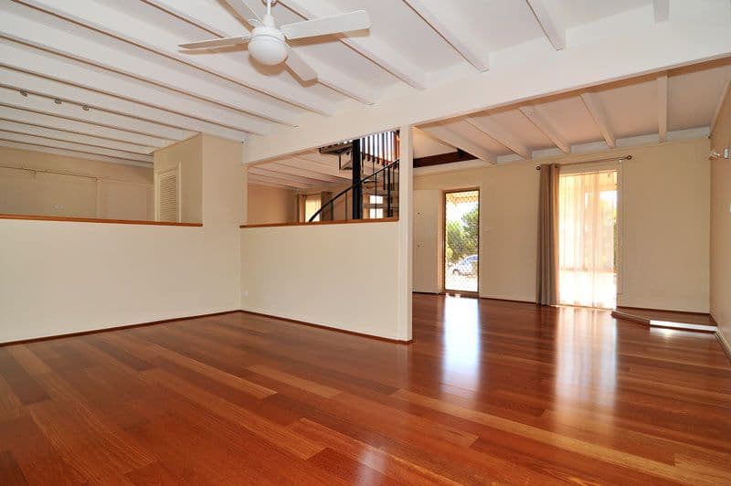 5 Mahogany Drive, HALLS HEAD WA 6210, Halls Head - Thumbnail 2