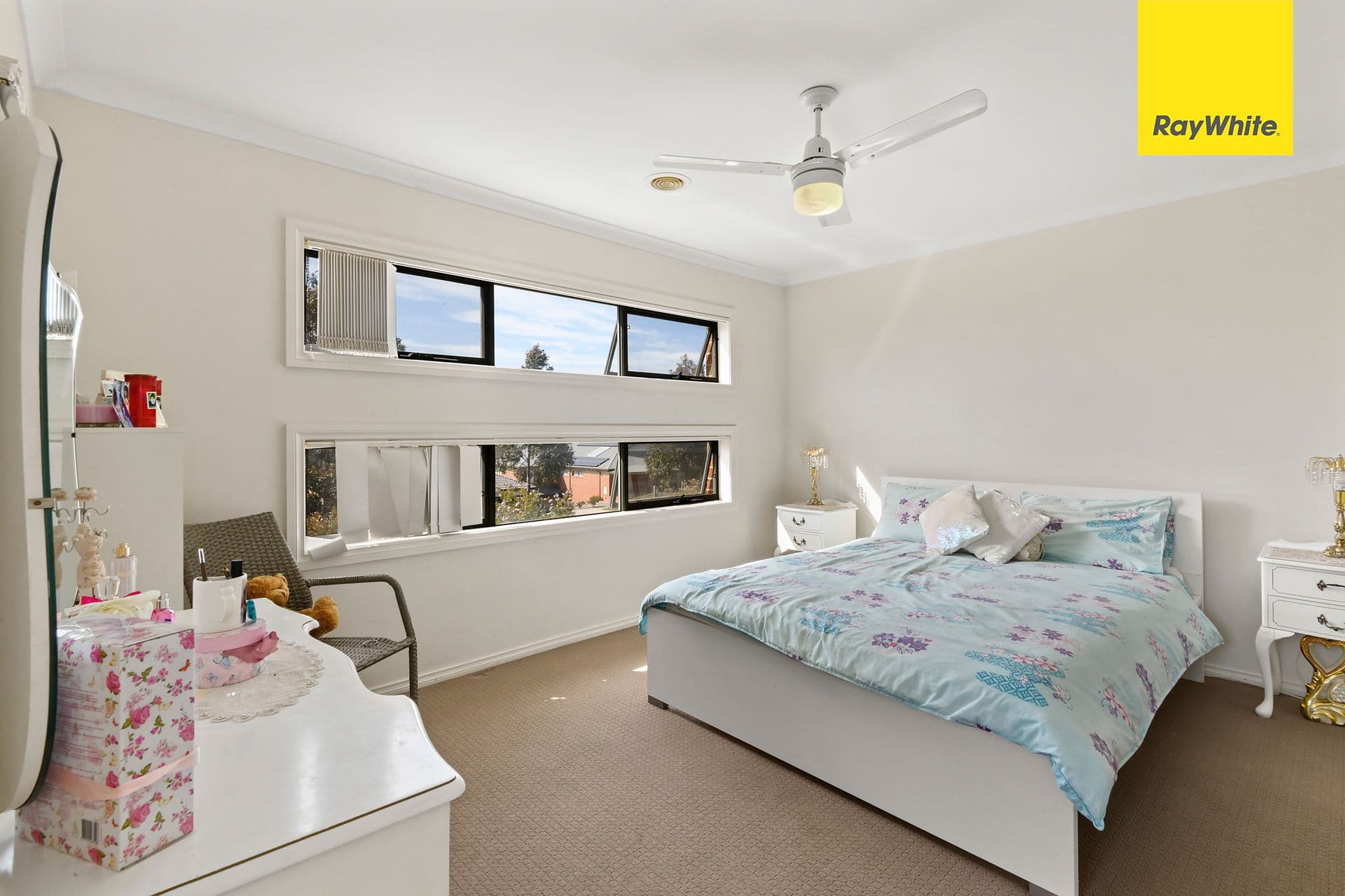 136 Phillip Drive, Sunbury VIC 3429, Sunbury - Thumbnail 3
