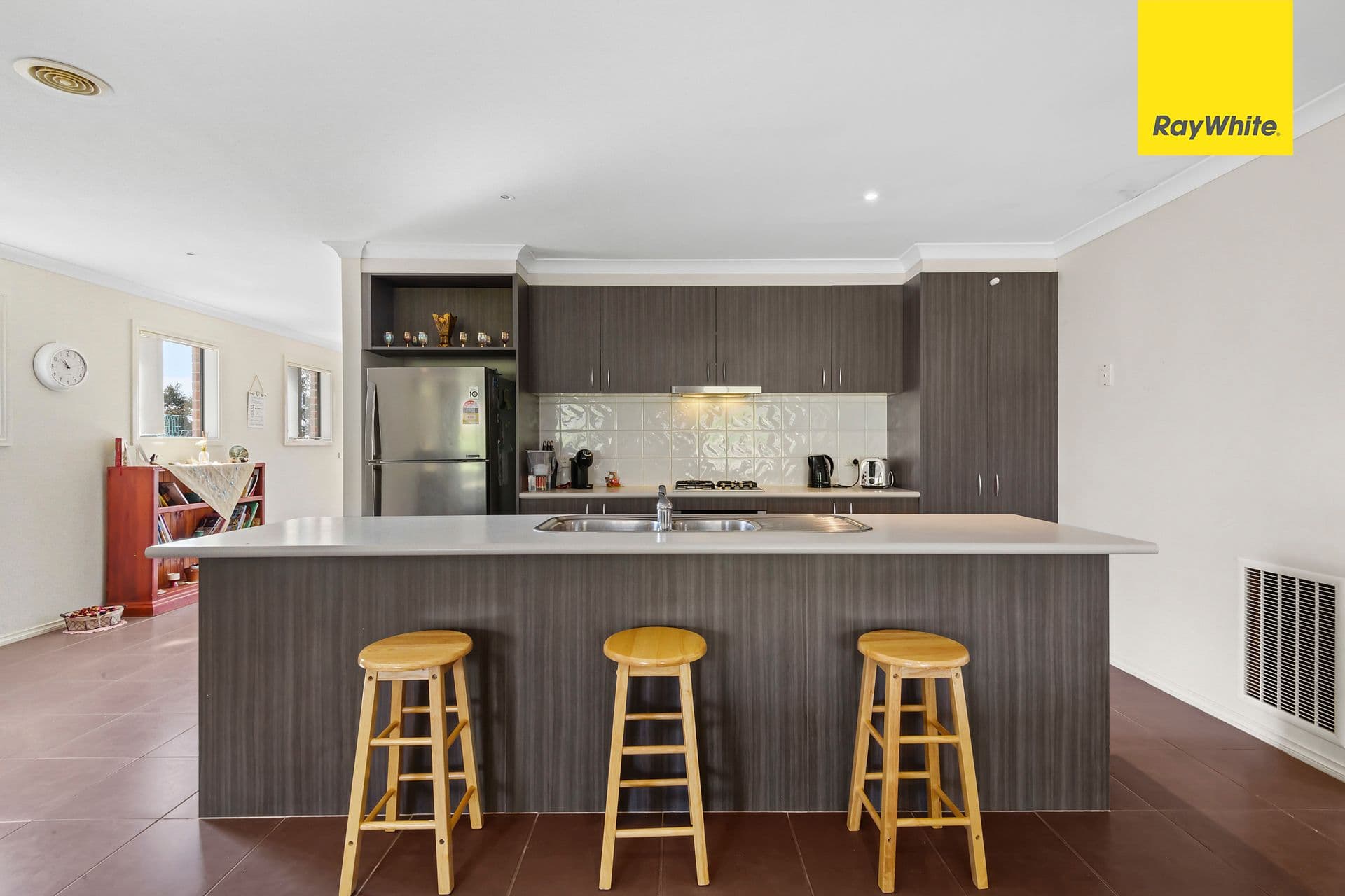 136 Phillip Drive, Sunbury VIC 3429, Sunbury - Thumbnail 6