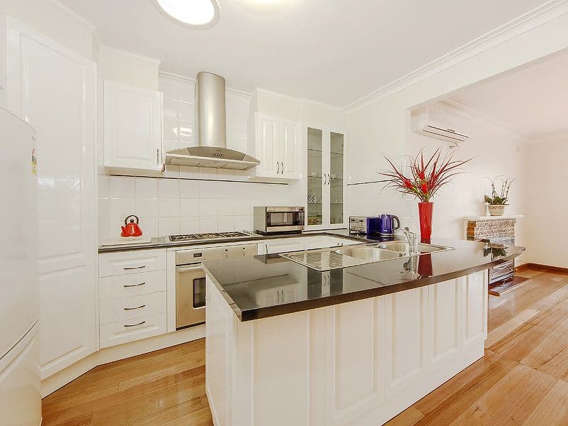 59 Stradbroke Drive, ST ALBANS VIC 3021, St Albans - Thumbnail 3