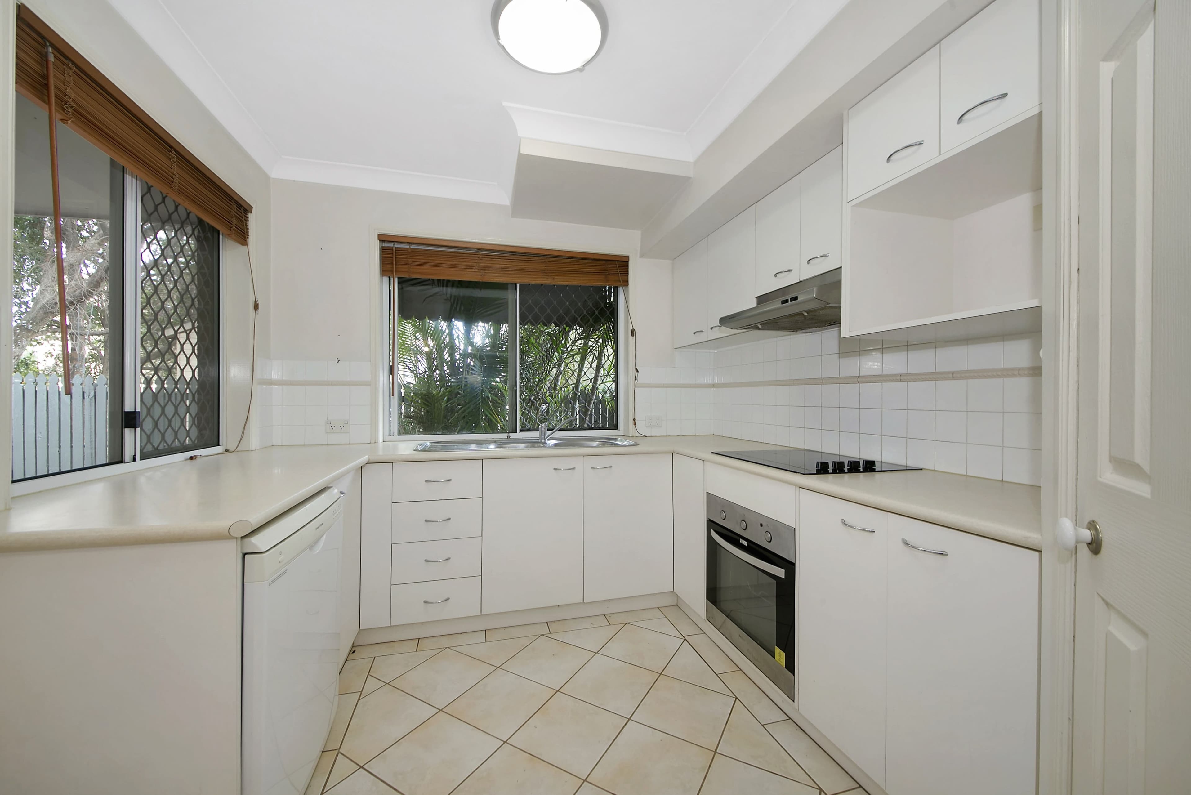 5 Dawson Street, Yeerongpilly QLD 4105, Yeerongpilly - Thumbnail 2