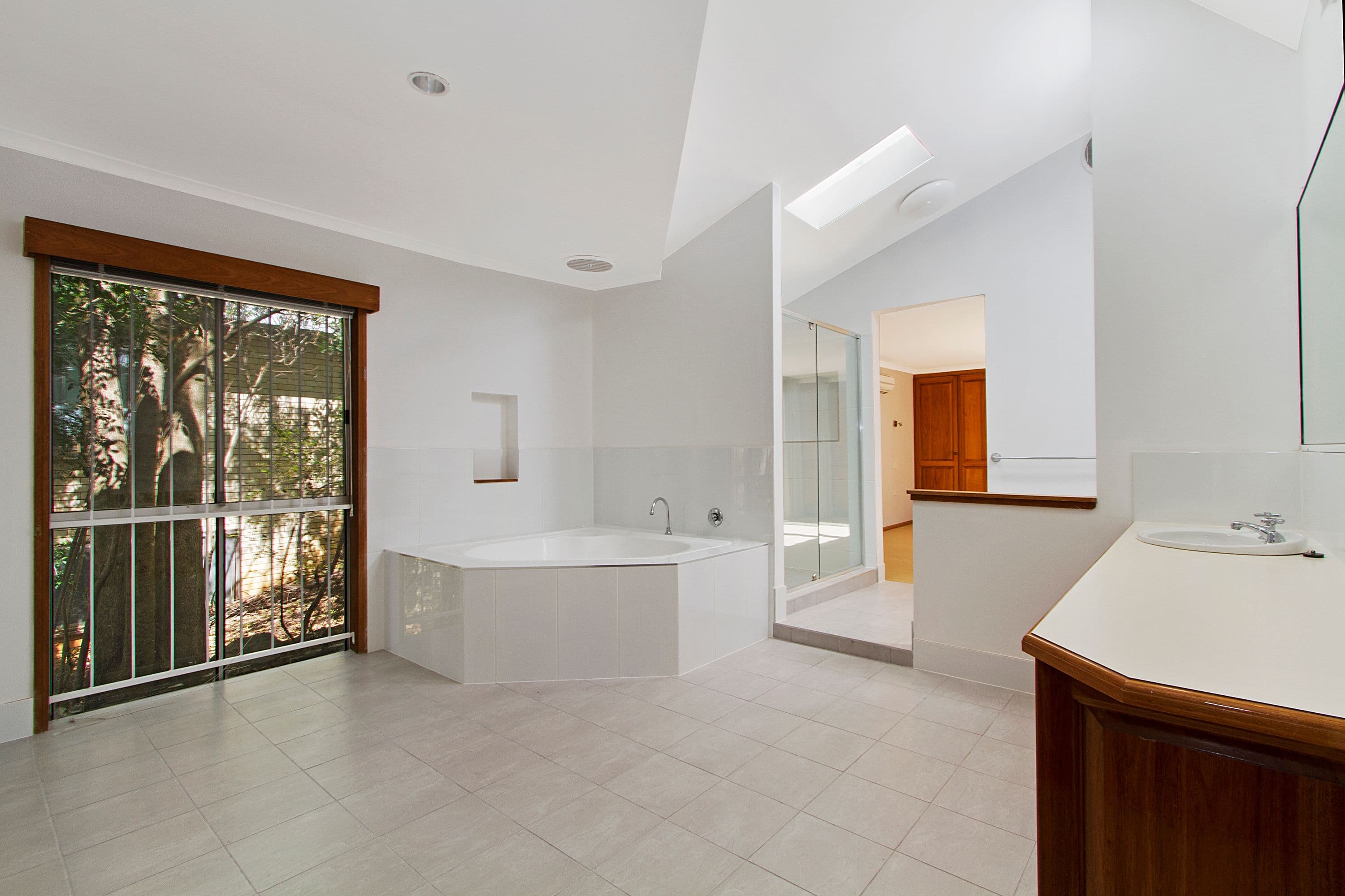 45 Marland Street, Kenmore QLD 4069, Kenmore - Thumbnail 4