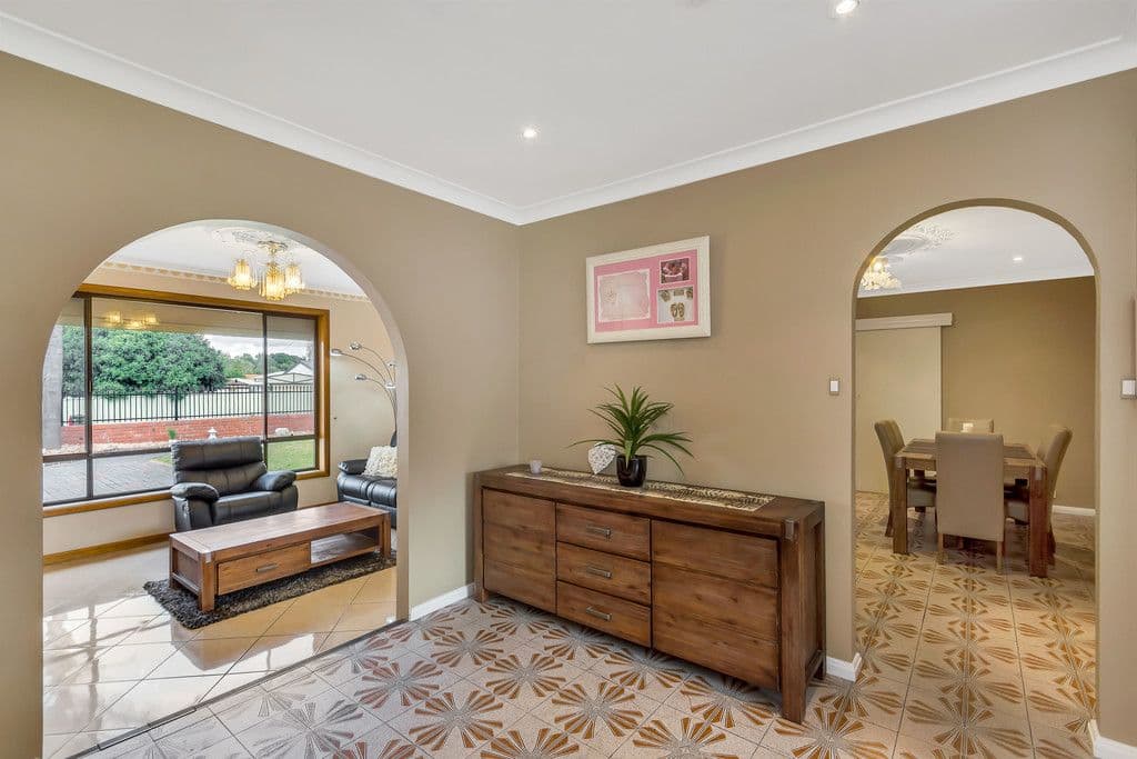 12 Sturt Road, Valley View SA 5093, Valley View - Thumbnail 4