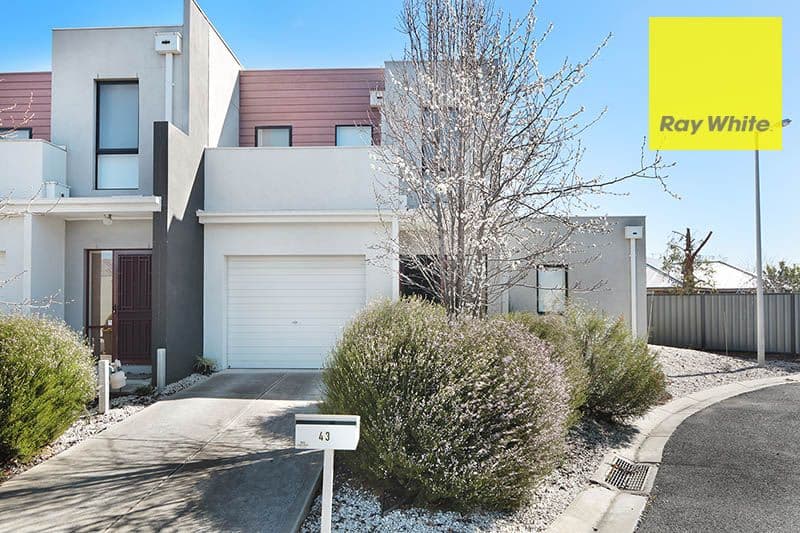 39 Astley Crescent, Point Cook VIC 3030, Point Cook - Thumbnail 2