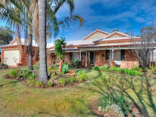 11 Macquarie Drive, COODANUP WA 6210, Coodanup - Thumbnail 2