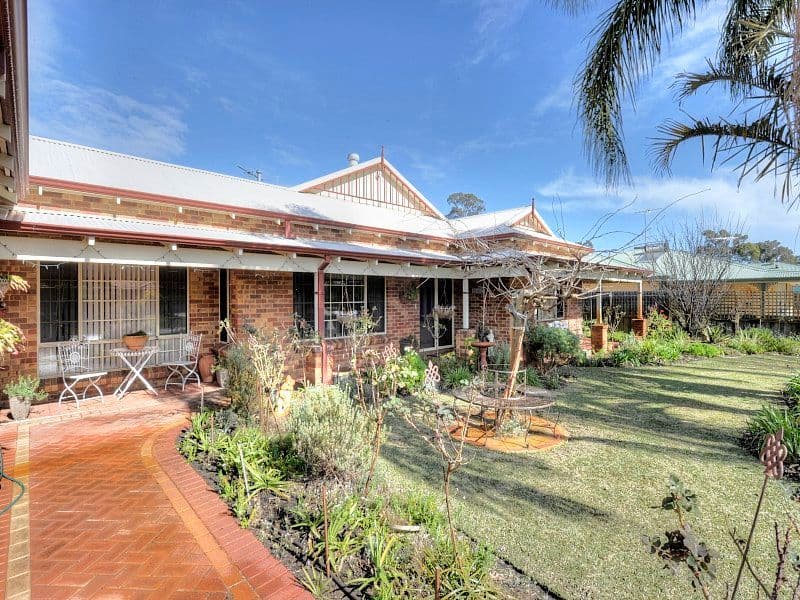 11 Macquarie Drive, COODANUP WA 6210, Coodanup - Thumbnail 4