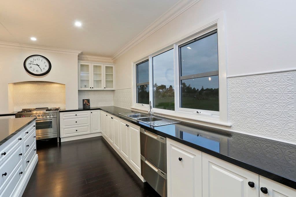 24 Grand Ridge Way, Sunbury - Thumbnail 4